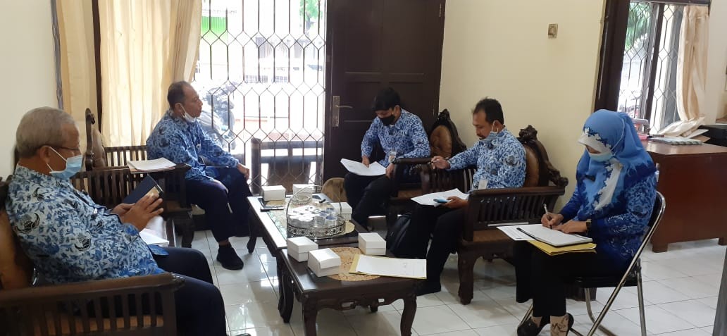 Rapat pembahasan permohonan rekomendasi pengguna aset Pemda diruang Kabid  KKA SID