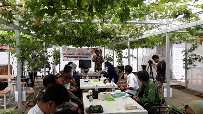 MENDAMPINGI KUNJUNGAN BIRO HUMAS KEMENDES, PDT DAN TRANSMIGRASI KE BUMDESA KRIDHA MANUNGGAL JAYA DESA MEGULUNG KIDUL KECAMATAN PITURUH