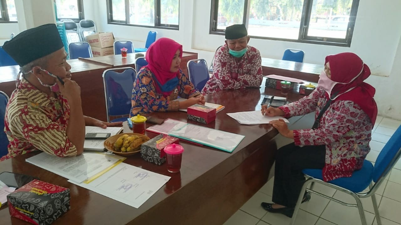 Kegiatan monitoring RT dan RW di Kecamatan Kemiri