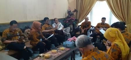 RAPAT_PERUBAHAN_KEGIATAN_DI_RUANG_KADIN_DINPERMASDES.jpg