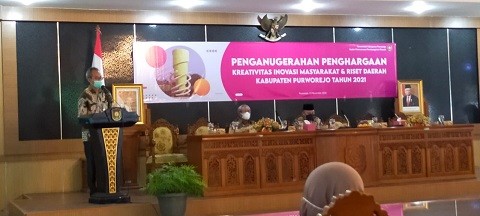 Penganugerahan hadiah lomba Krenova dan lomba Riset Daerah th 2021 Kabupaten Purworejo 