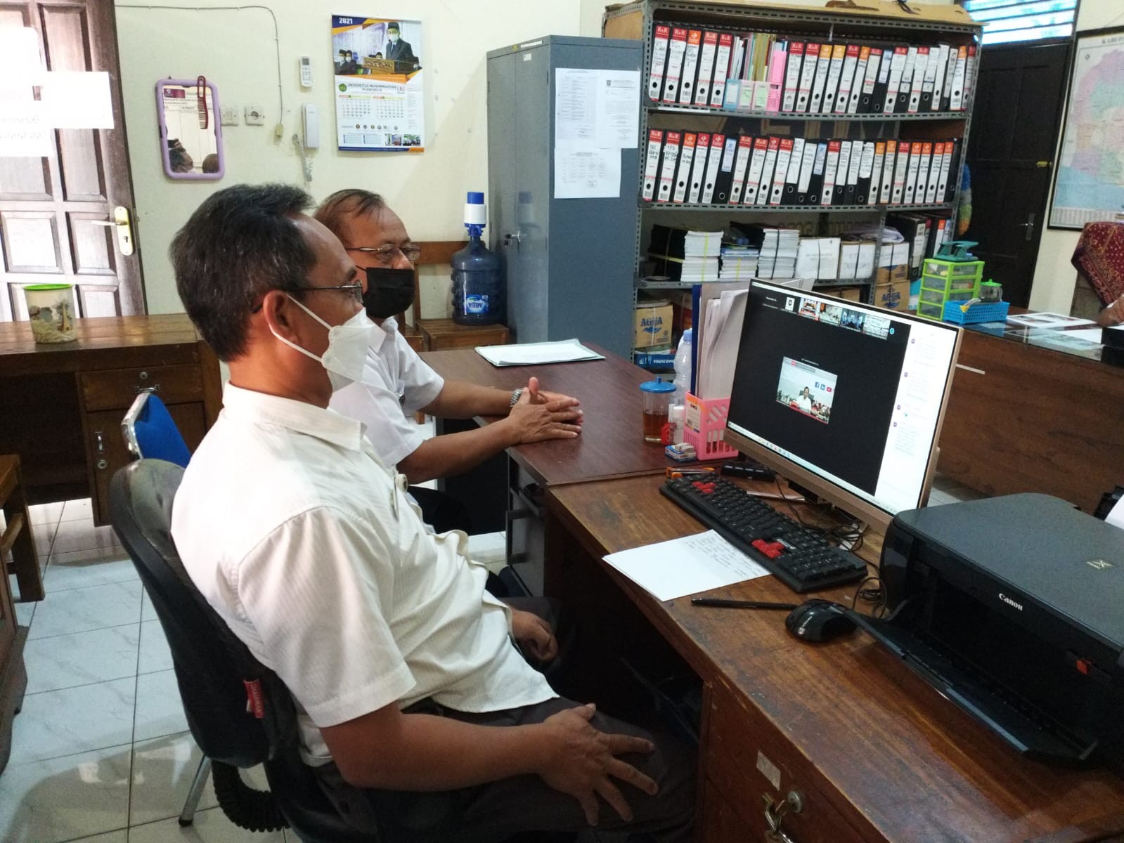 Mengikuti  zoom  metting  Rapat koordinasi  Pemerintah Pusat dgn pemerintah Daerah yg diselenggarakan  oleh Kemendagri kerja sama dengan  PT  Pertamina 